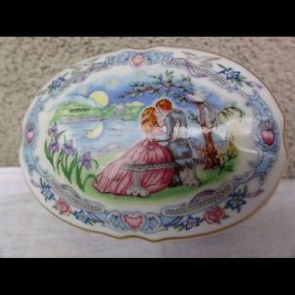 Rare 1980s Heritage Gail Limited Edition Music Box - Picture 6 of 7